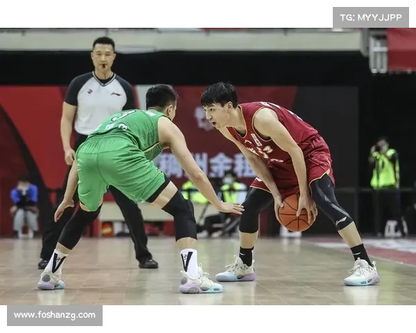 CBA今日赛事第二场广东宏远对阵浙江稠州银行激战正酣胜负悬念重重 CBA今日赛事第二场广东宏远对阵浙江稠州银行激战正酣胜负悬念重重
